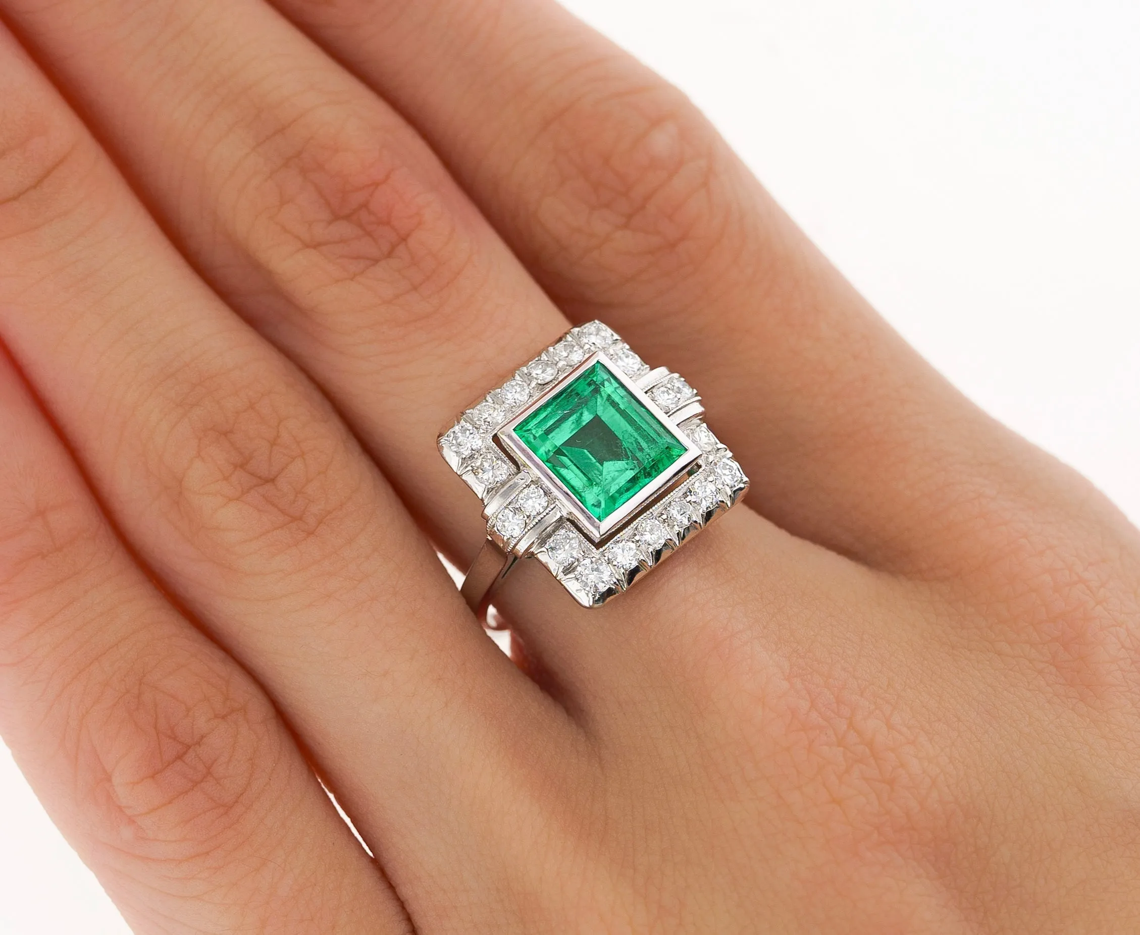 2.86 Carat Afghan-Chinese Minor Oil Emerald & Diamond Halo Ring in 18K Gold