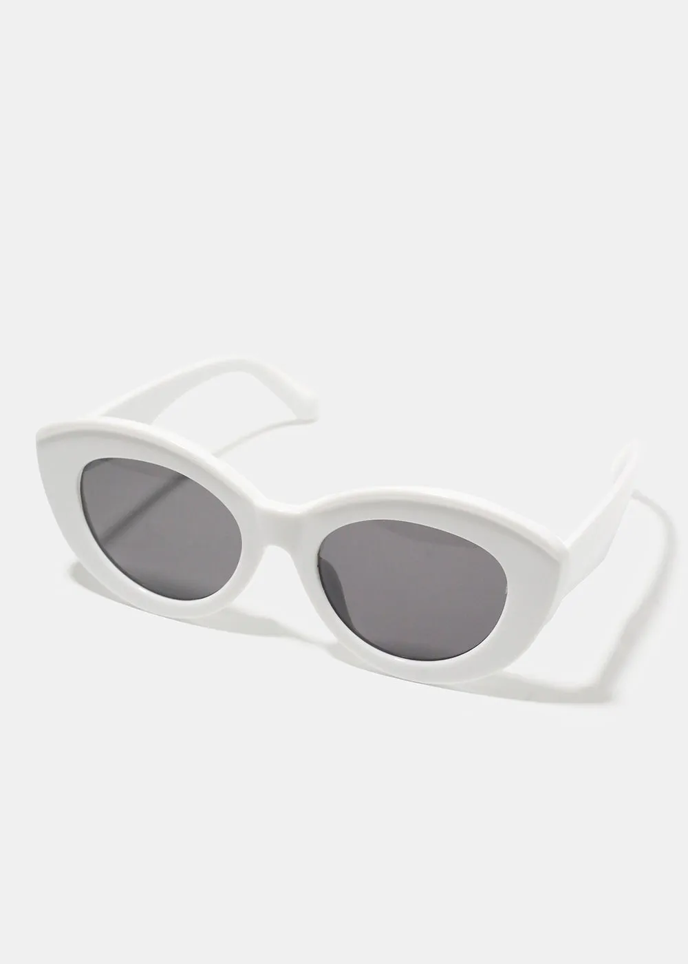 A  White Thick Cat Eye Frame Sunglasses