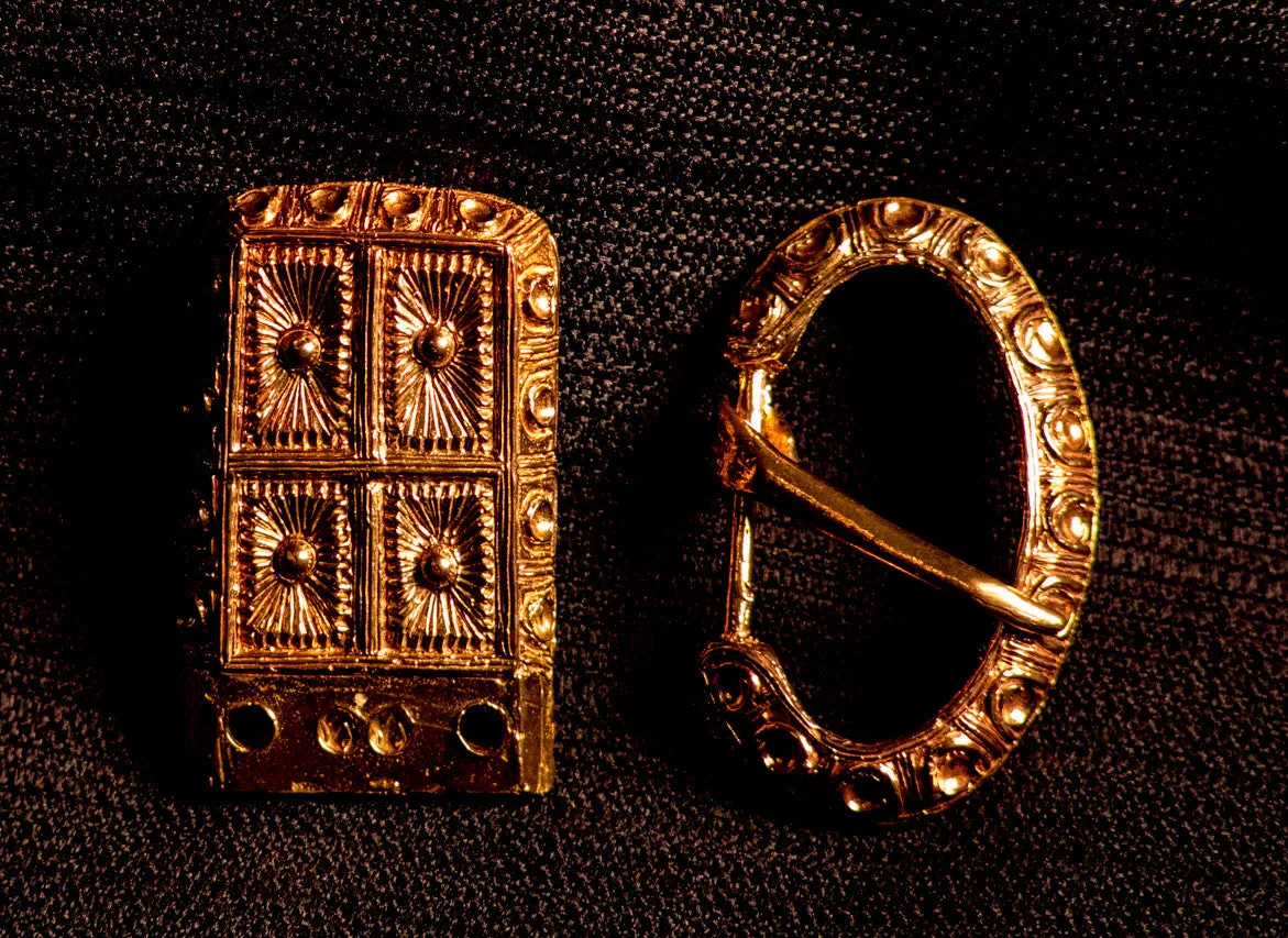 Buckle set with chip carved design - Y-48