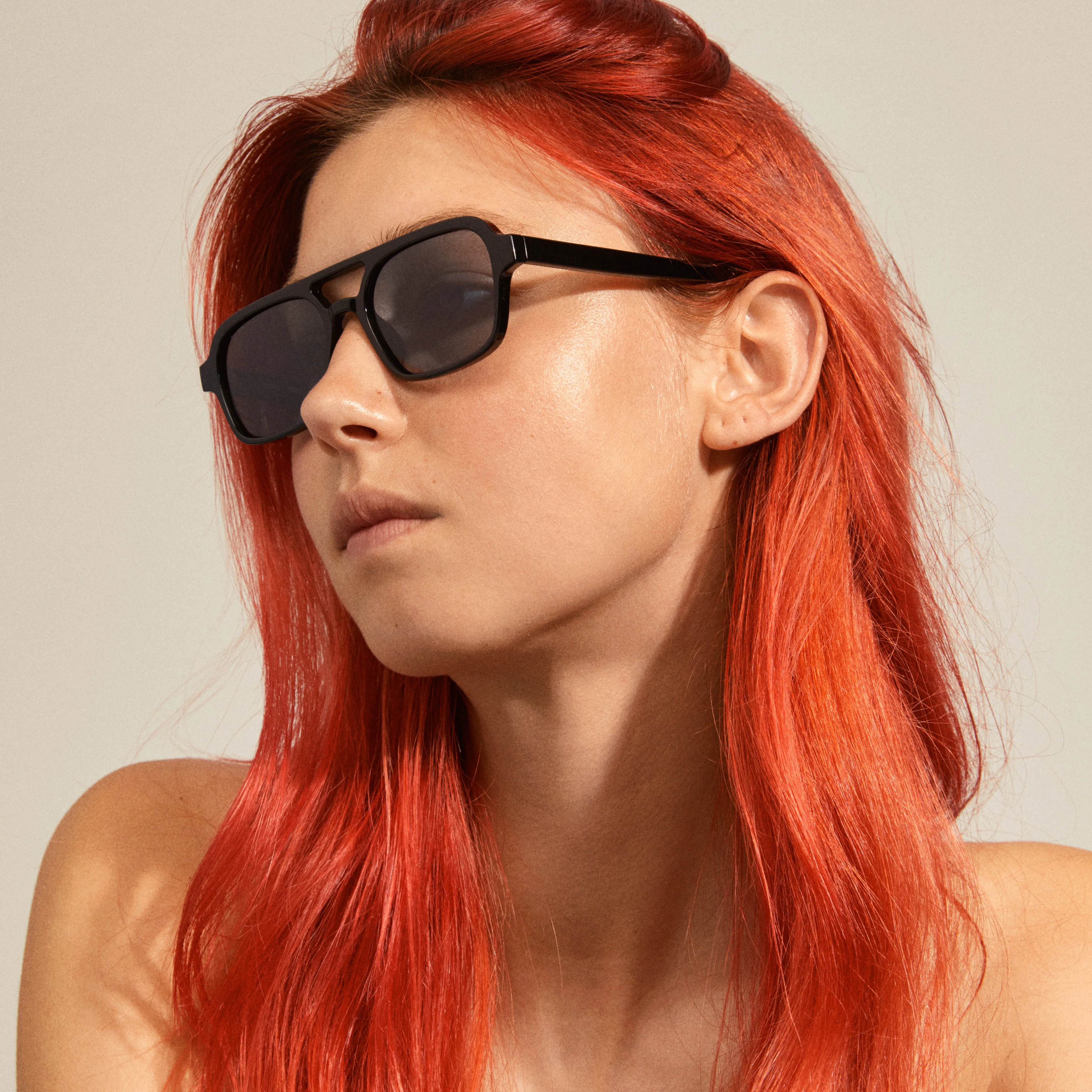 CASS recycled retro style sunglasses black