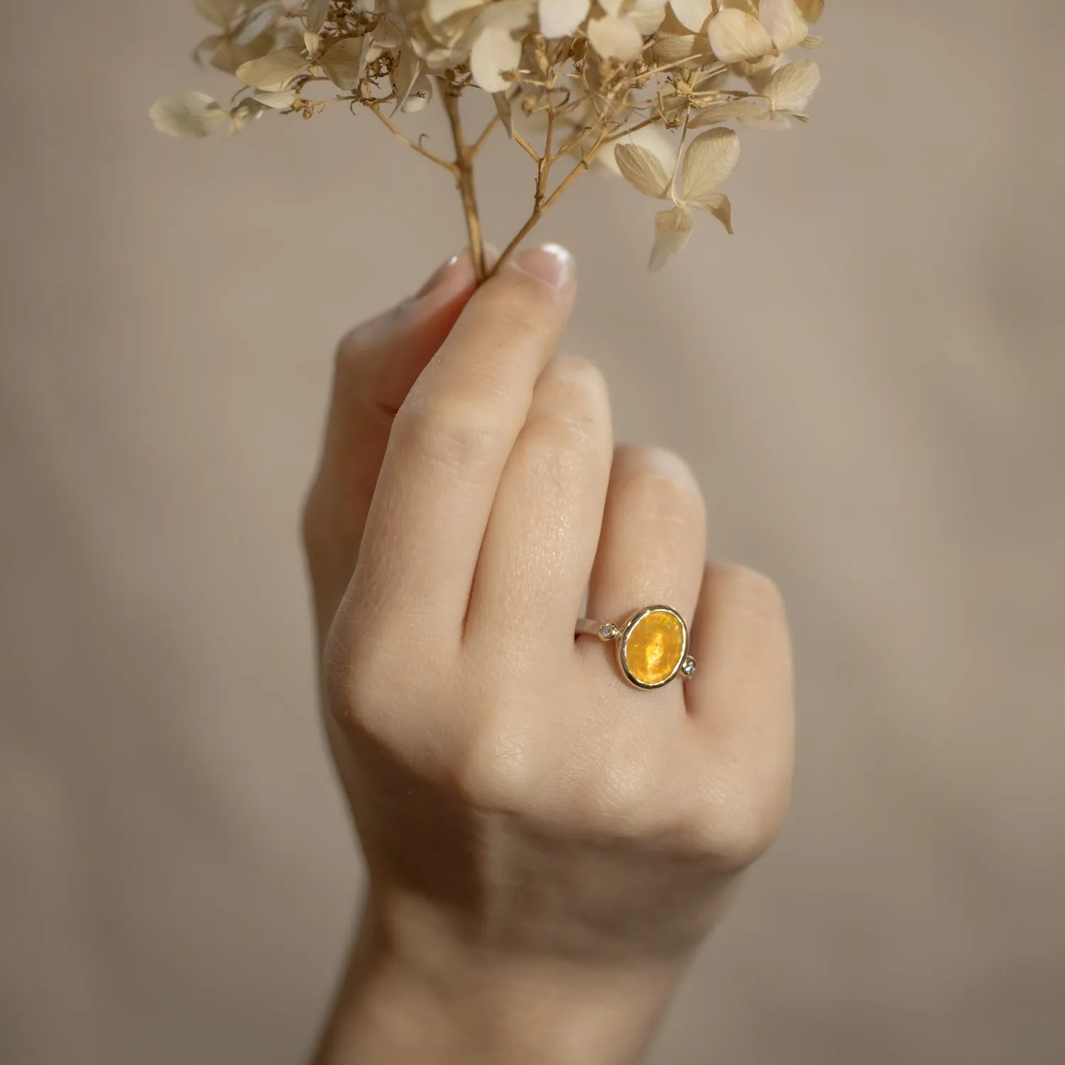 Hazel - welo opal ring