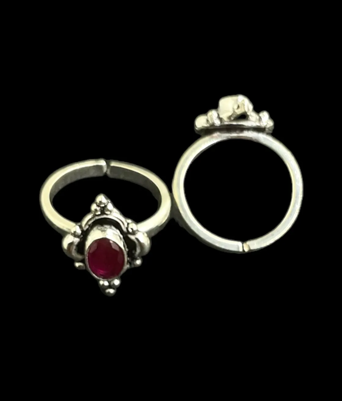 The Brinda Silver Gemstone Toe-Rings