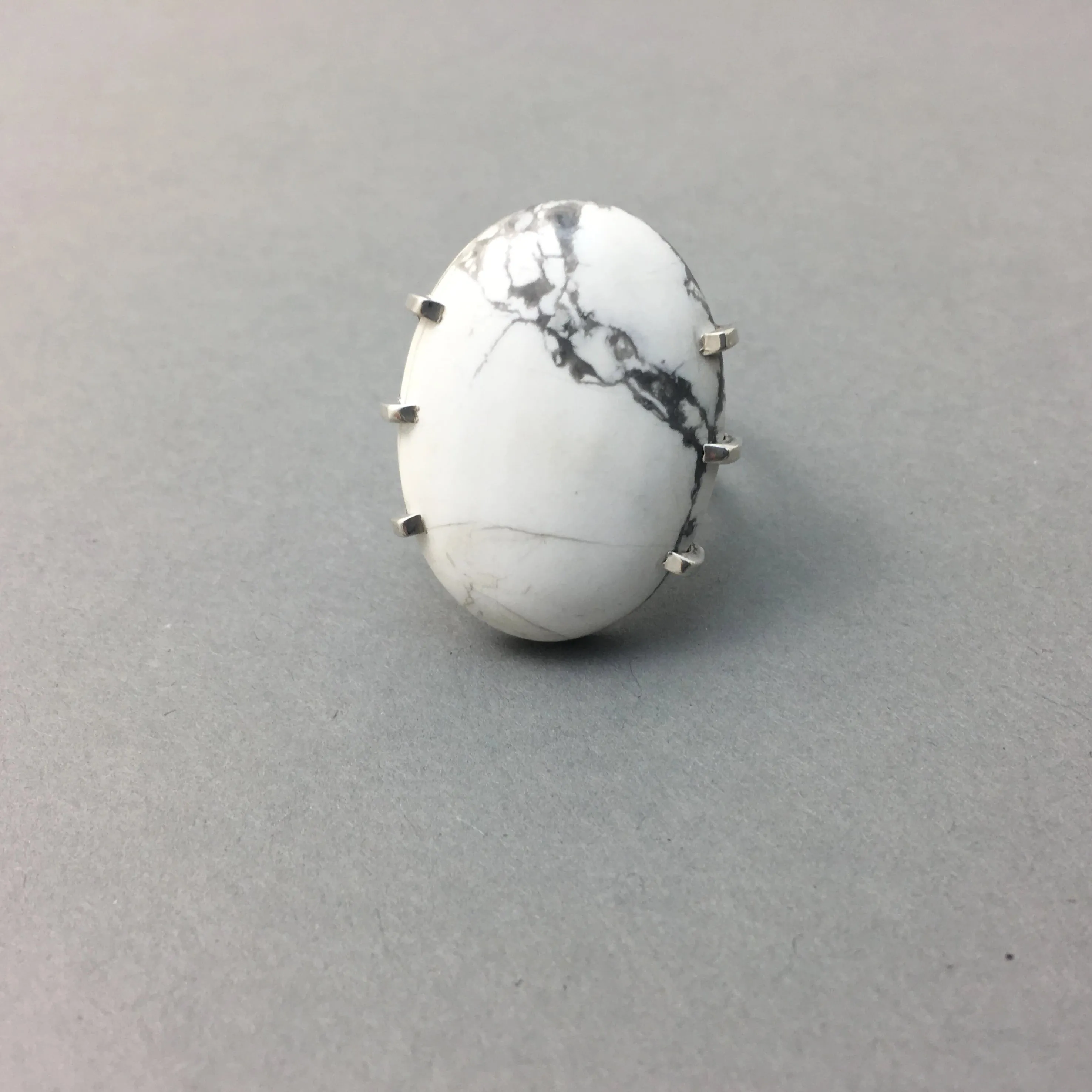 WHITE HOWLITE & SILVER STATEMENT RING